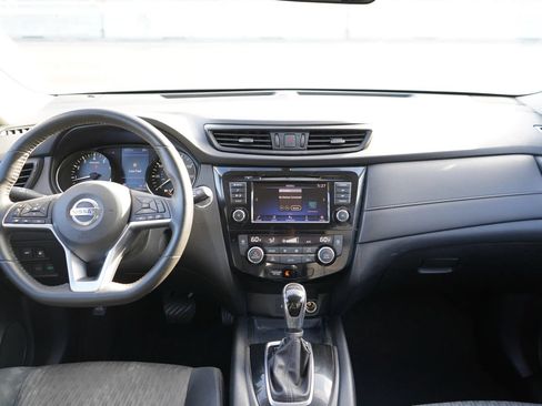 Used 2018 Nissan Rogue SV FWD image 19