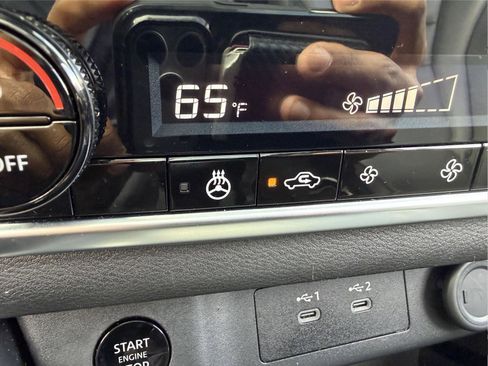 Used 2024 Nissan Rogue SV w/ SV Premium Package image 15