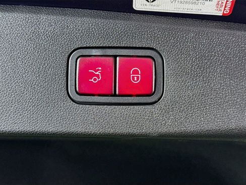 Used 2015 Mercedes-Benz E 350 Sedan image 40