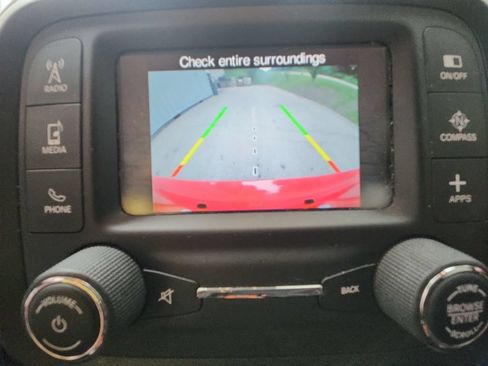 Used 2016 Jeep Renegade Latitude AWD/4WD image 18