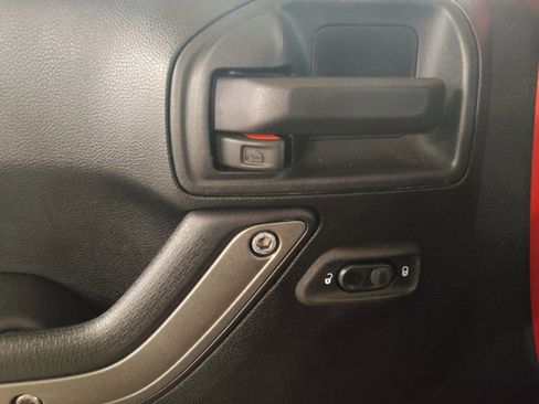 Used 2018 Jeep Wrangler Sport image 27