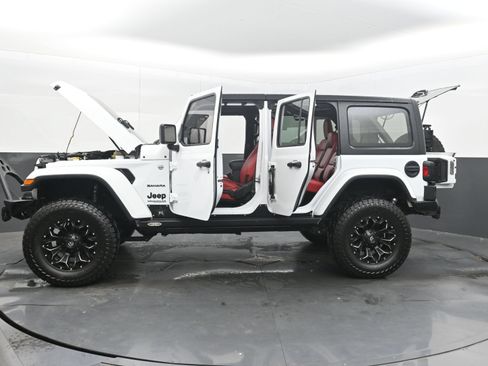 Used 2018 Jeep Wrangler Unlimited Sahara w/ Dual Top Group AWD/4WD image 43