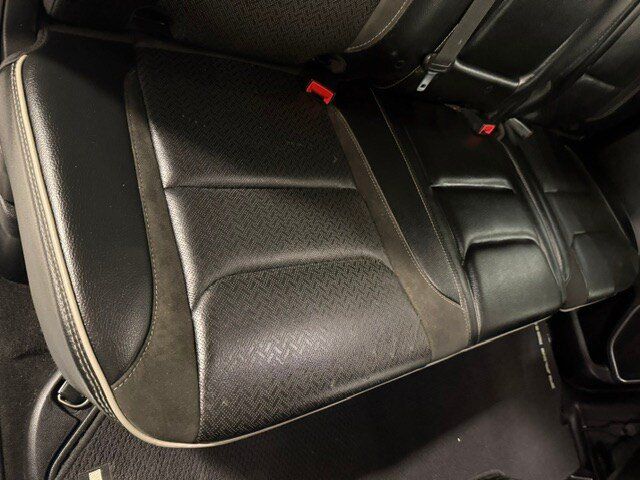 Used 2022 RAM 1500 Laramie w/ Off Road Group AWD/4WD image 17