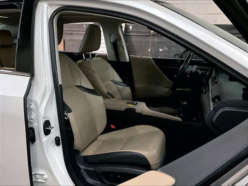 Used 2020 Lexus ES 350 w/ Premium Package image 9