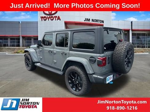 Used 2022 Jeep Wrangler Unlimited Sahara AWD/4WD image 5