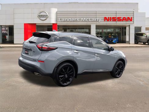 Used 2024 Nissan Murano SV w/ SV Midnight Edition Package image 3