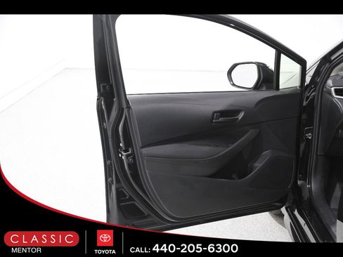 Used 2023 Toyota Corolla LE image 4