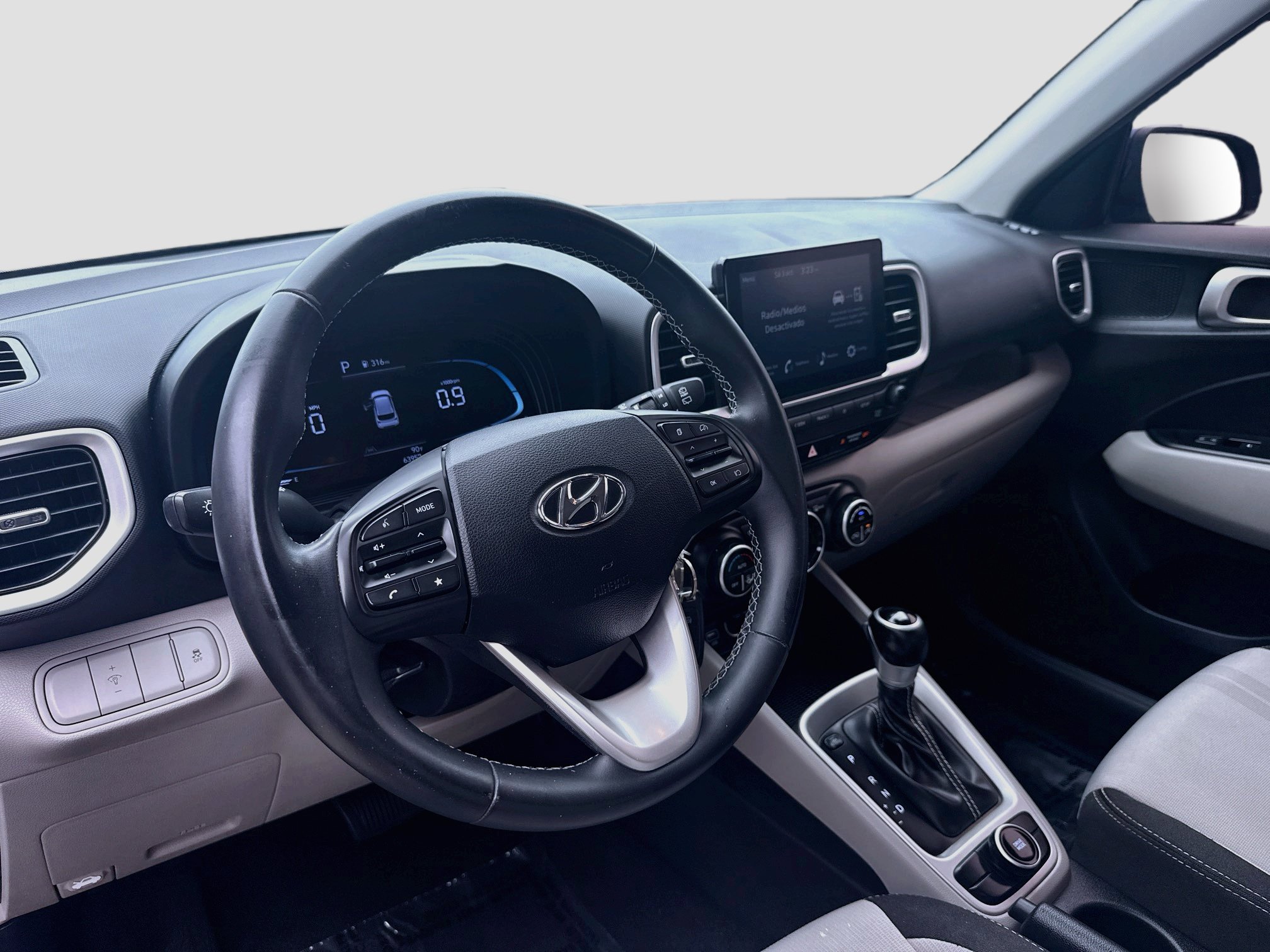 Used 2023 Hyundai Venue SEL FWD image 7