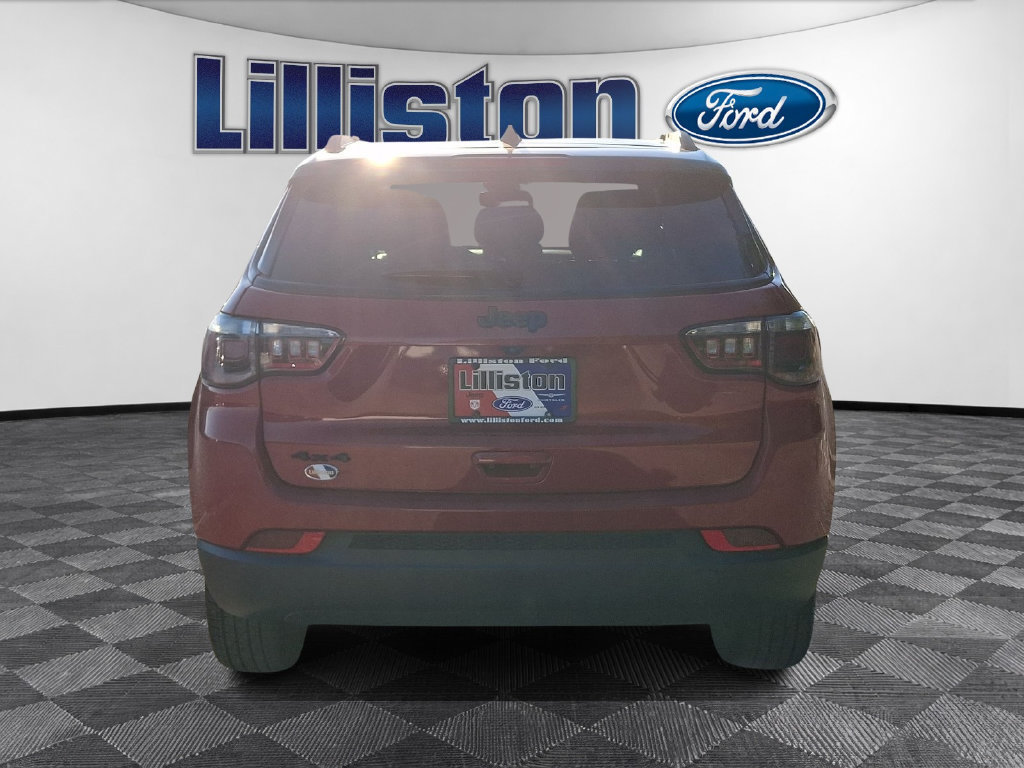 Used 2023 Jeep Compass Latitude w/ Sun and Sound Group AWD/4WD image 5