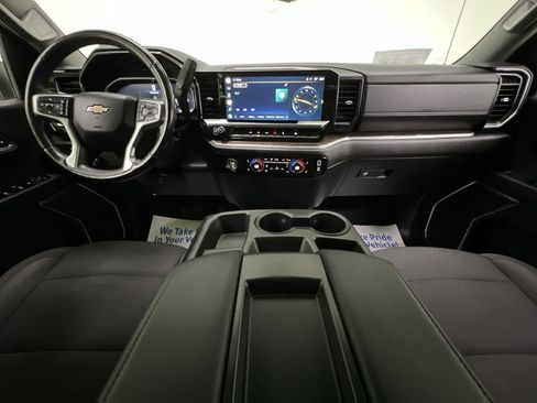 Used 2022 Chevrolet Silverado 1500 LT AWD/4WD image 19