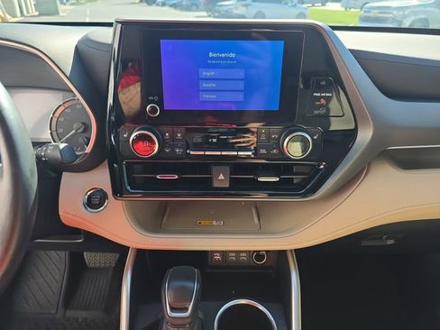 Used 2023 Toyota Highlander XLE FWD image 21