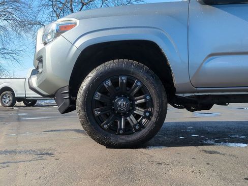 Used 2016 Toyota Tacoma SR w/ SR Convenience Package image 16