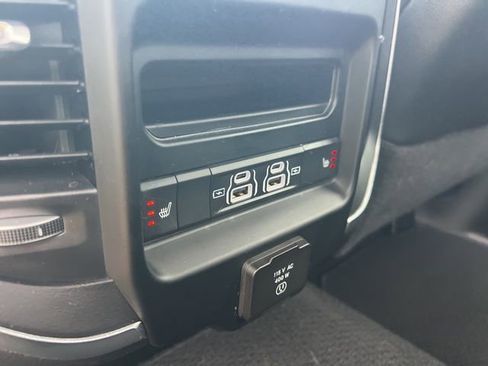 Used 2024 RAM 2500 Laramie w/ Night Edition image 37