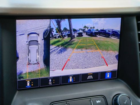 Used 2021 GMC Acadia Denali w/ Denali Technology Package FWD image 5