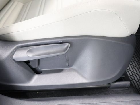 Used 2024 Volkswagen Tiguan S image 22