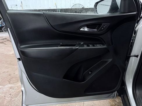Used 2022 Chevrolet Equinox LT AWD/4WD image 13