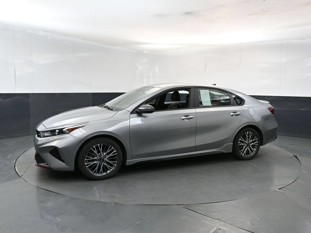 Certified 2022 Kia Forte GT-Line FWD image 2
