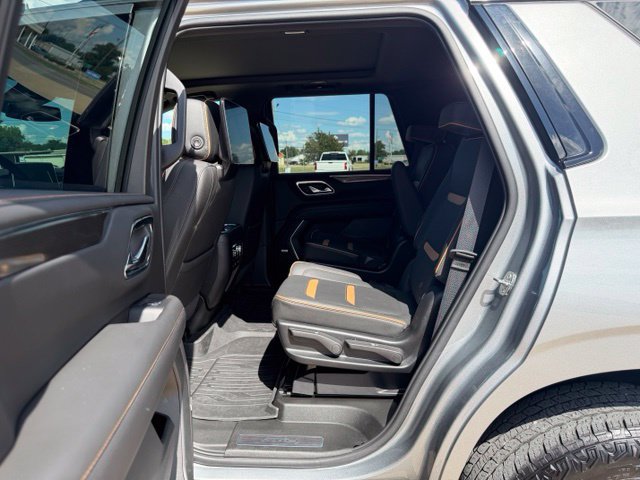 Used 2024 GMC Yukon AT4 w/ Technology Package AWD/4WD image 12