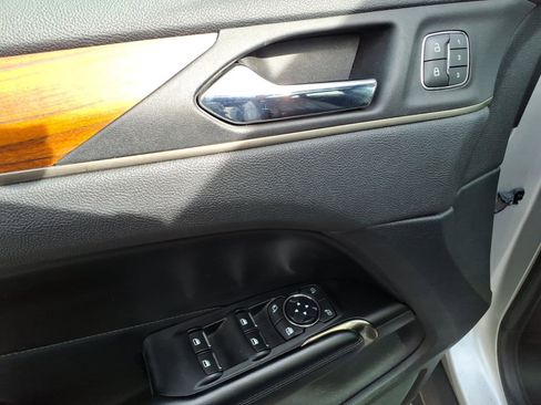 Used 2019 Lincoln MKC Reserve w/ MKC Climate Package image 6