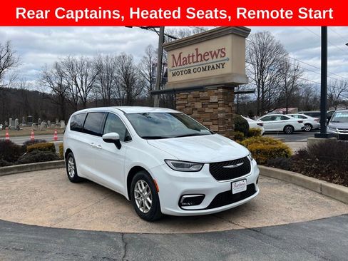 Used 2023 Chrysler Pacifica Touring-L image 1