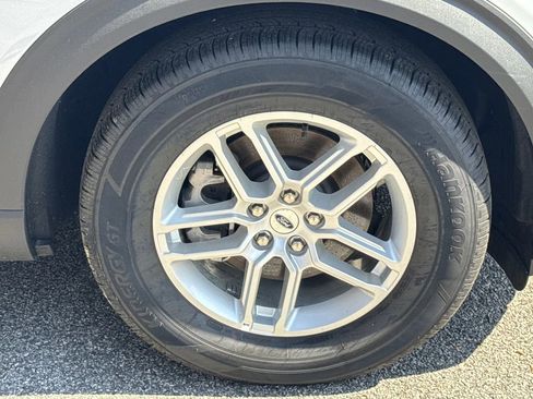 New 2026 Ford Explorer Active image 12