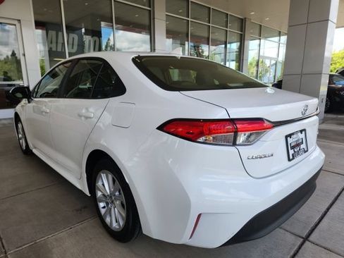 Certified 2024 Toyota Corolla LE w/ LE Convenience Package FWD image 8