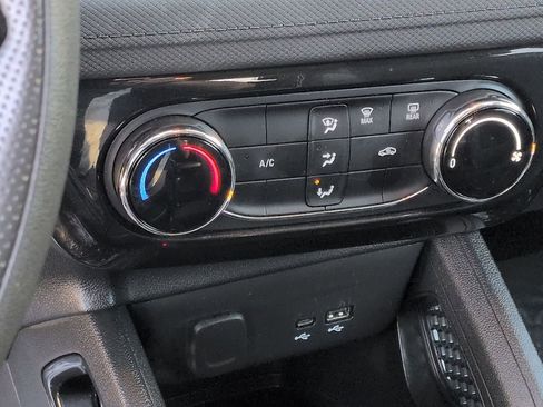Used 2025 Chevrolet TrailBlazer LT FWD image 18