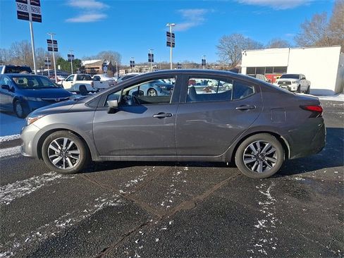 Used 2023 Nissan Versa SV image 7