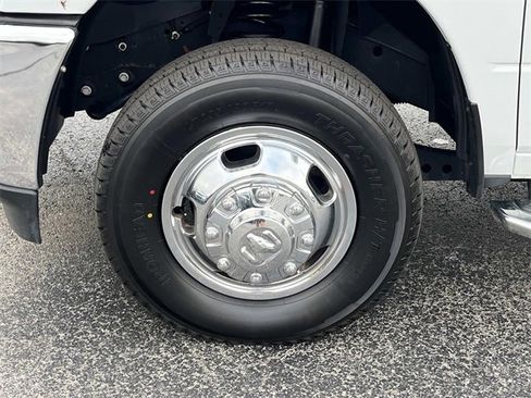 Used 2024 RAM 3500 Big Horn image 11