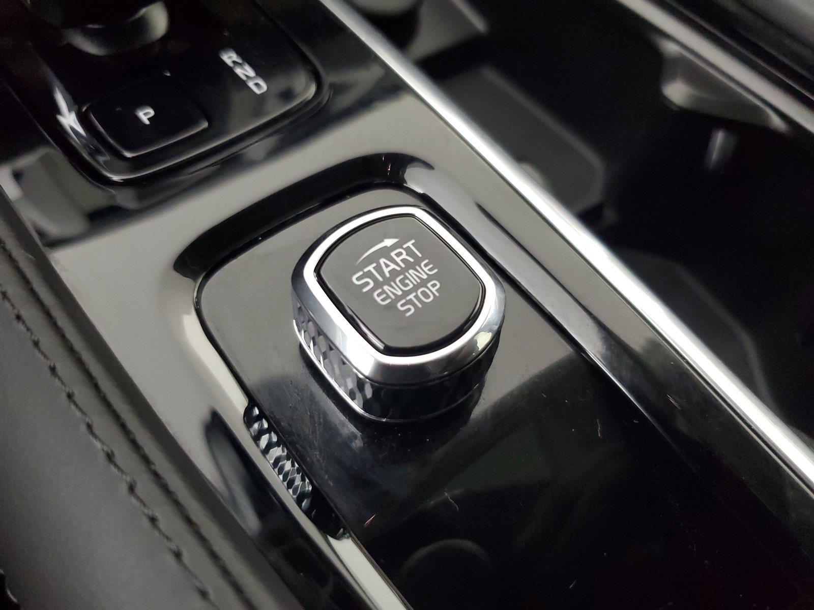 Certified 2024 Volvo XC90 B6 Plus AWD/4WD image 34