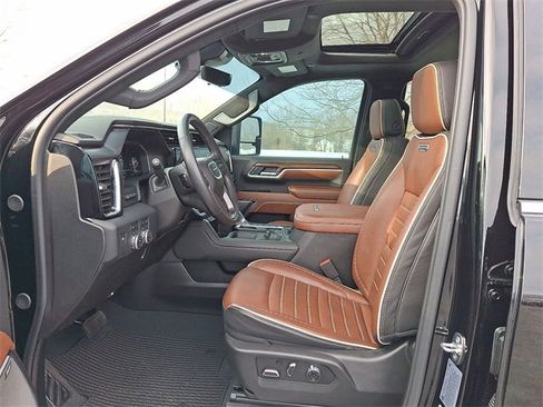 Used 2024 GMC Sierra 2500 Denali Ultimate w/ Snow Plow Prep/Camper Package image 19