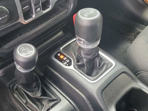Used 2021 Jeep Wrangler Unlimited Sport AWD/4WD image 28