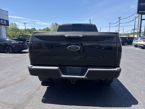 Used 2018 Ford F150 XLT w/ Equipment Group 302A Luxury AWD/4WD image 4
