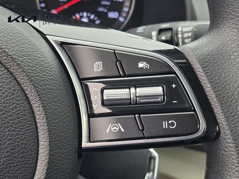 Certified 2023 Kia Forte LXS w/ LXS Technology Package FWD image 21