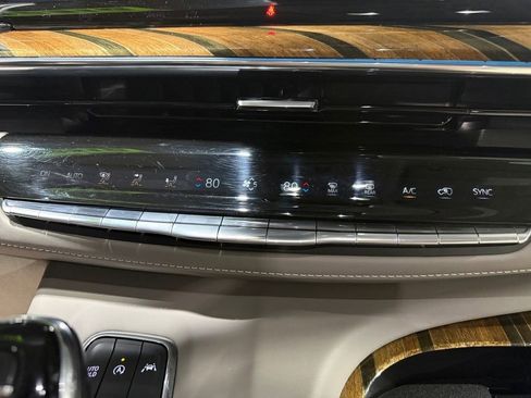 Used 2022 Cadillac Escalade Sport Platinum image 36