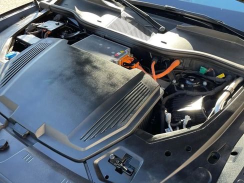 Used 2022 Audi e-tron Premium image 26