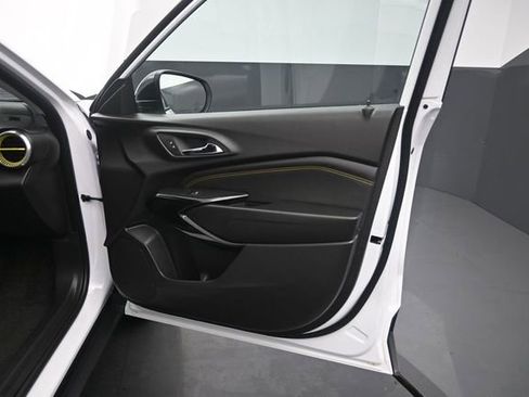 Used 2025 Chevrolet Trax ACTIV FWD image 20