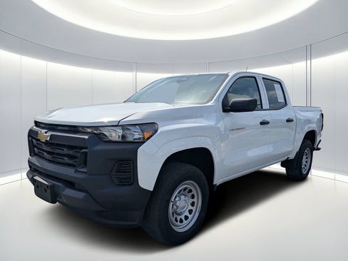 Used 2025 Chevrolet Colorado W/T RWD image 8