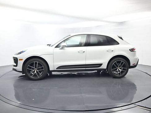 Certified 2025 Porsche Macan AWD/4WD image 2