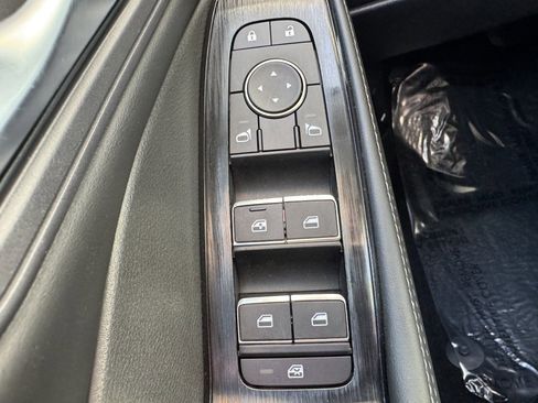 Used 2024 Nissan Rogue SL w/ SL Premium Package image 30