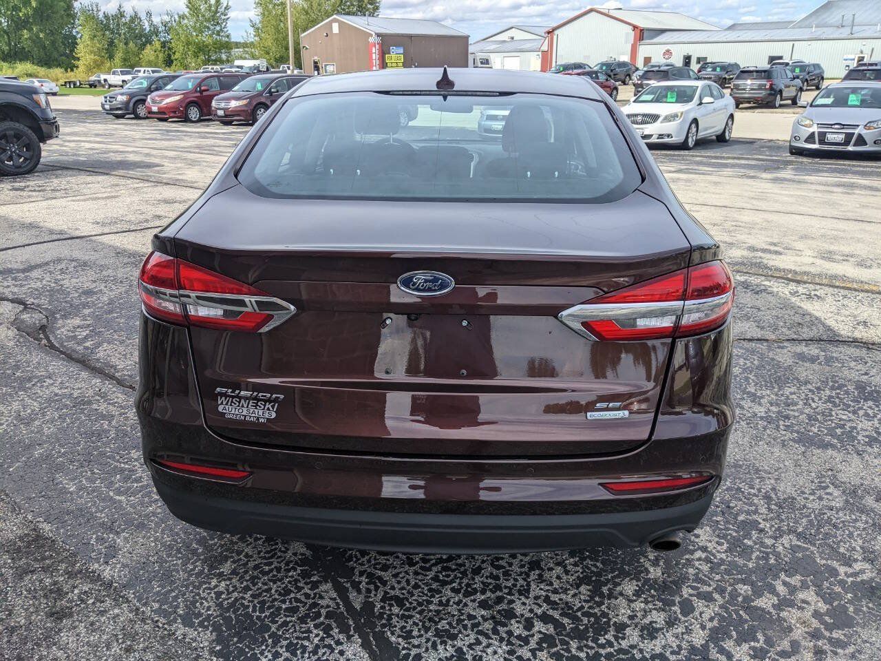Used 2019 Ford Fusion SE FWD image 4