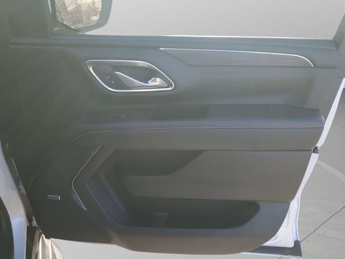 Used 2021 GMC Yukon SLT w/ SLT Premium Package image 13