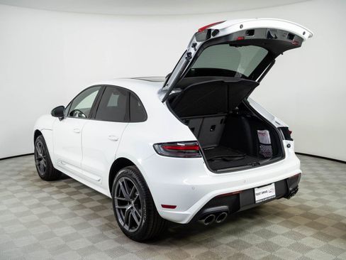New 2026 Porsche Macan Turbo AWD/4WD image 33
