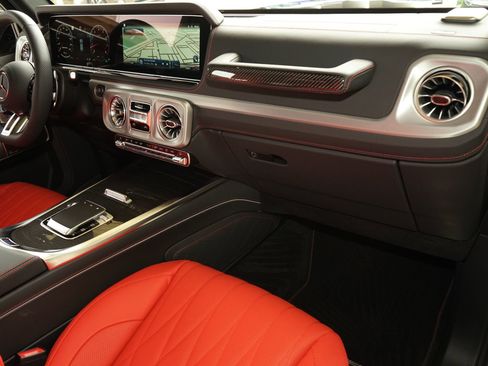 Used 2025 Mercedes-Benz G 63 AMG 4MATIC image 12