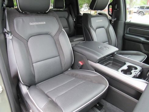 New 2026 RAM 1500 Laramie AWD/4WD image 9