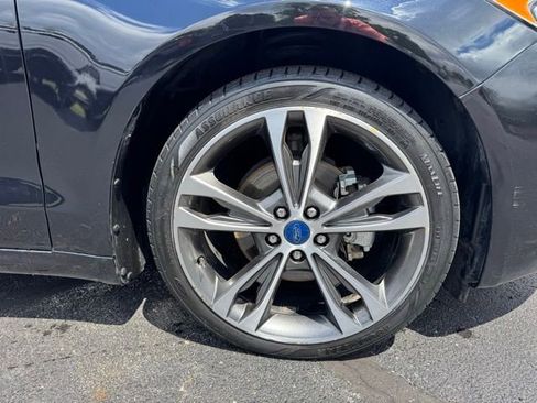 Used 2020 Ford Fusion Titanium AWD/4WD image 22