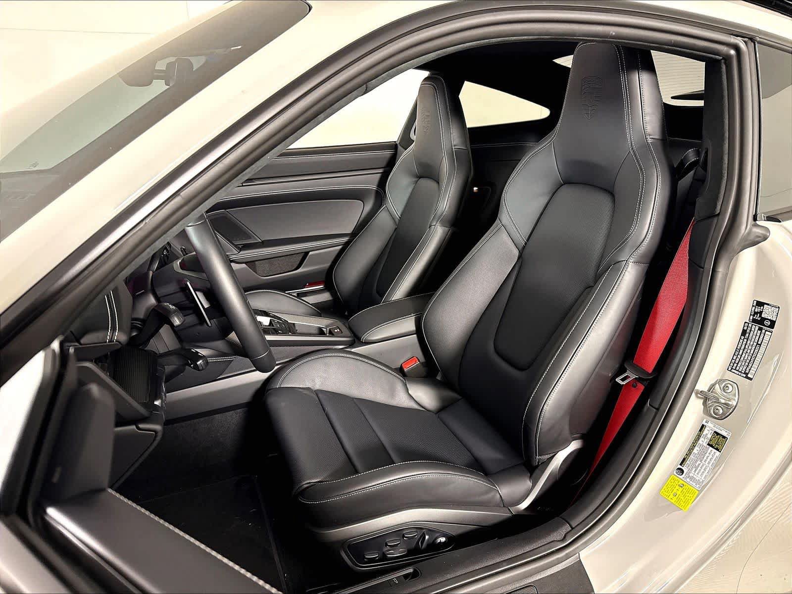Used 2026 Porsche 911 Carrera GTS RWD image 5