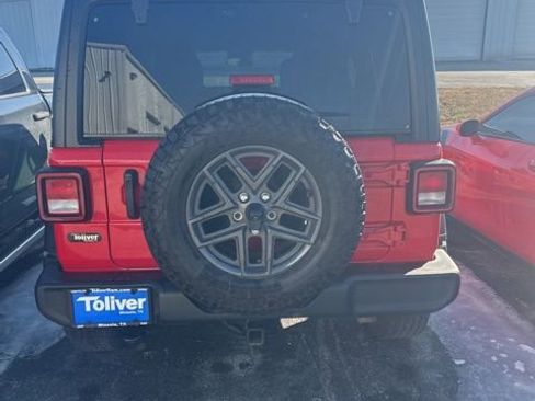 Used 2024 Jeep Wrangler Sport S image 7