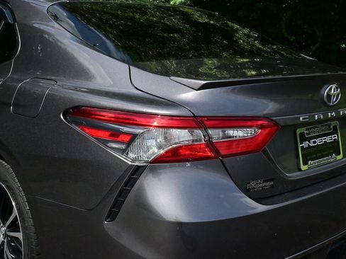 Used 2018 Toyota Camry SE w/ Moonroof Package FWD image 47