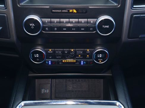 Used 2021 Ford Expedition XLT RWD image 25